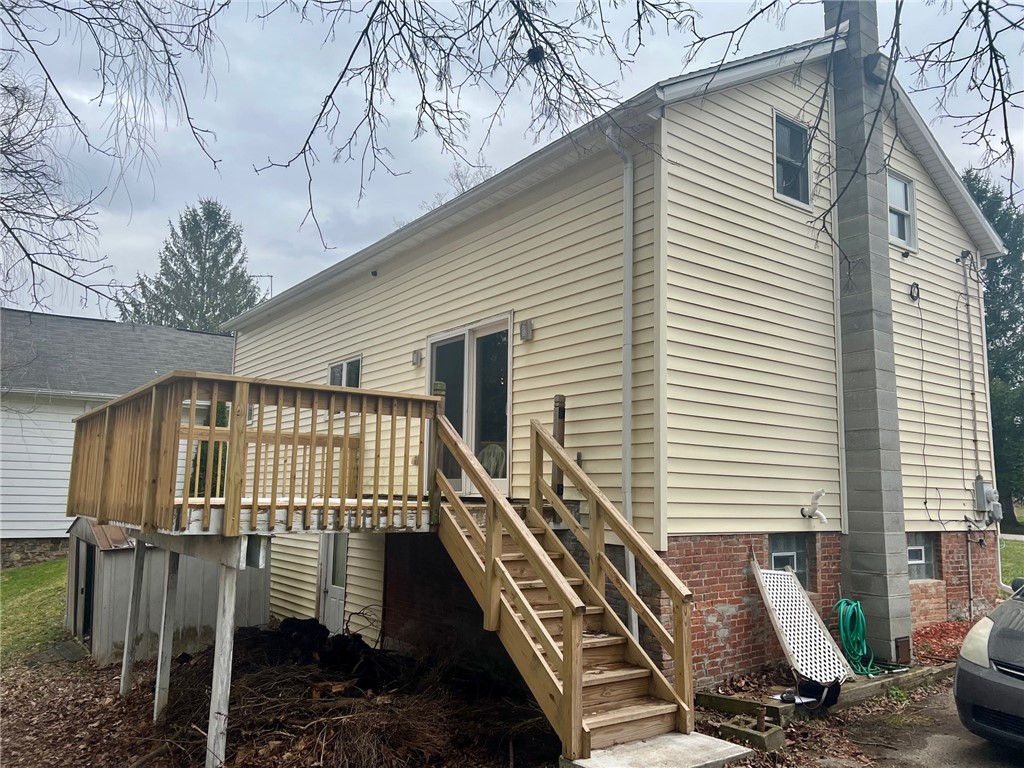 2709 Chestnut Street York, NY 14592 - Photo 4 of 27 new sliding door and new deck!