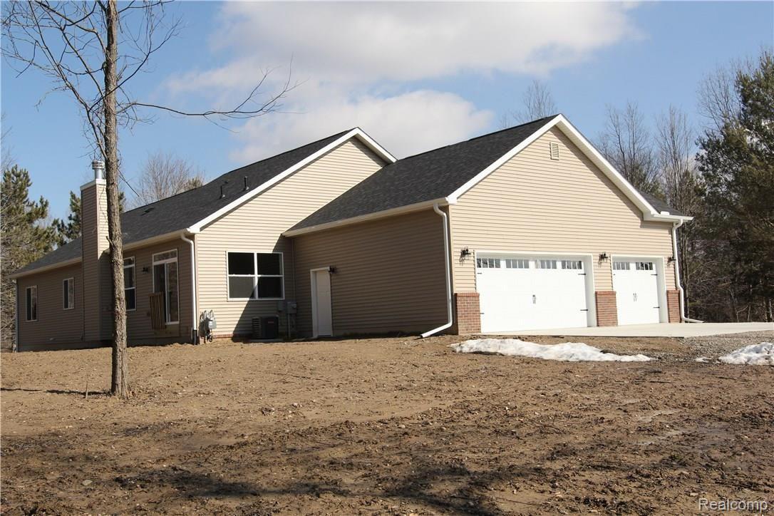 9155 Denton Hill Road Fenton, MI 48430 - Photo 28 of 31 IMG_7037.JPG