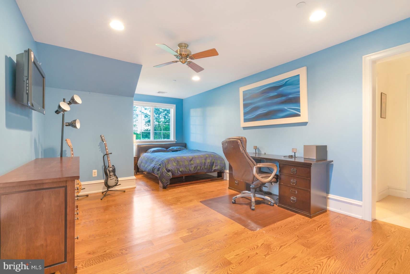3511 Sawmill Road Newtown Square, PA 19073 - Photo 39 of 57 Fourth bedroom with en suite bathroom