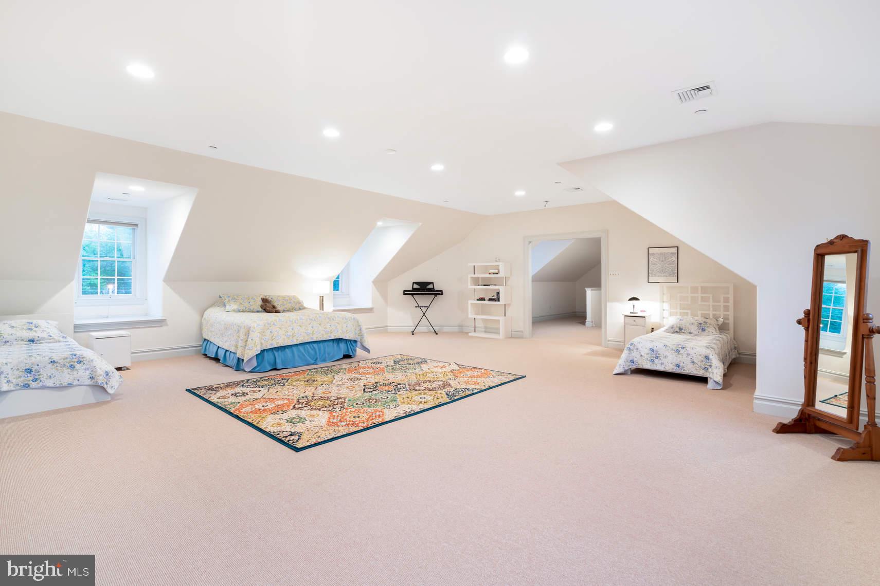 3511 Sawmill Road Newtown Square, PA 19073 - Photo 42 of 57 Huge sixth bedroom with en suite bathroom