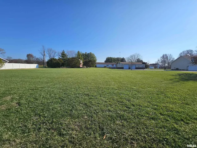 $349,500 | 10586 North Spring Garden Lane, Mount Vernon, IL 62864