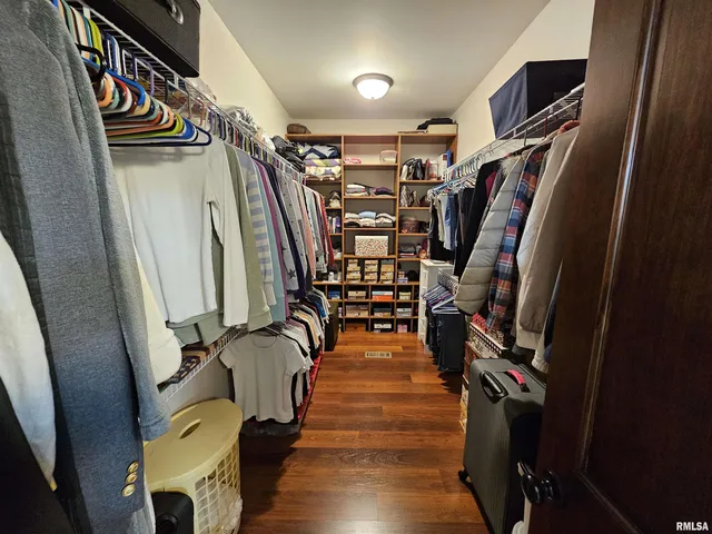 $349,500 | 10586 North Spring Garden Lane, Mount Vernon, IL 62864