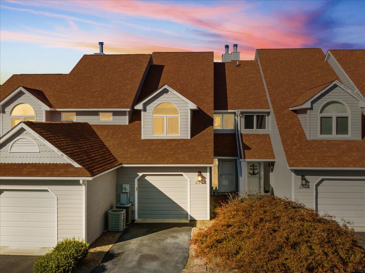 a view of a house with a roof