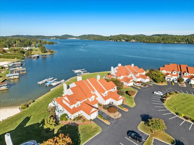 a view of ocean with city view