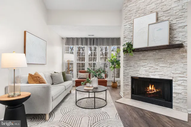 $465,000 | 12014 Golf Ridge Court, Unit 302, Fairfax, VA 22033