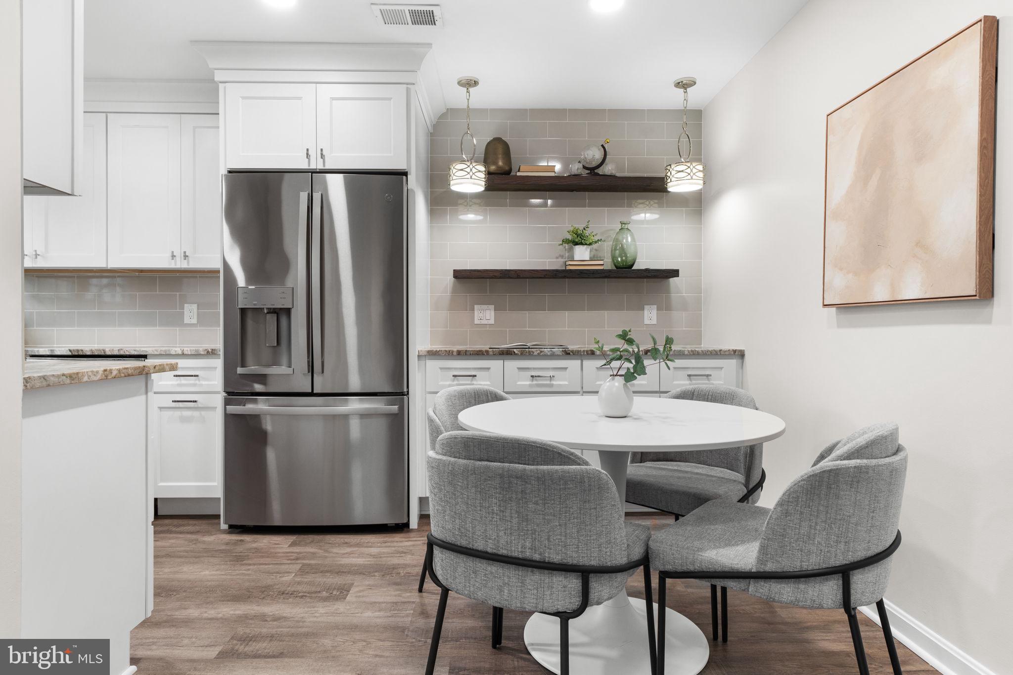 12014 Golf Ridge Court, Unit 302 Fairfax, VA 22033 - Photo 7 of 40 Dining/Kitchen