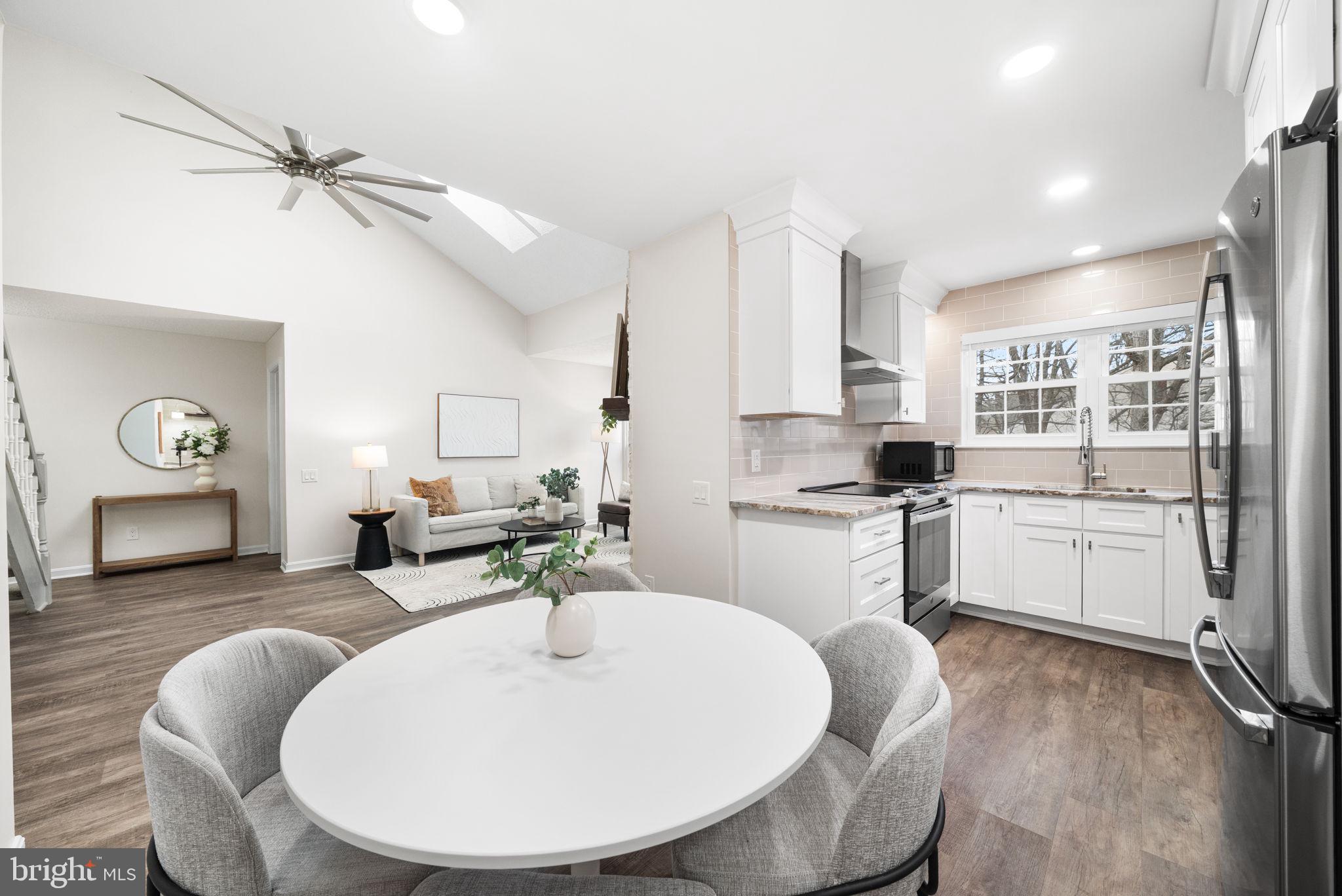 12014 Golf Ridge Court, Unit 302 Fairfax, VA 22033 - Photo 9 of 40 Dining/Kitchen