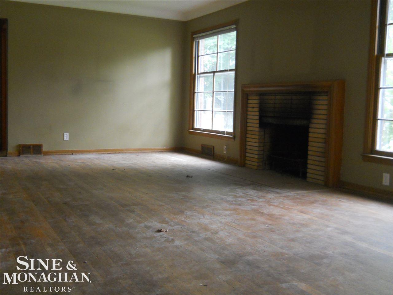 1230 Fairholme Road Grosse Pointe Woods, MI 48236 - Photo 2 of 20