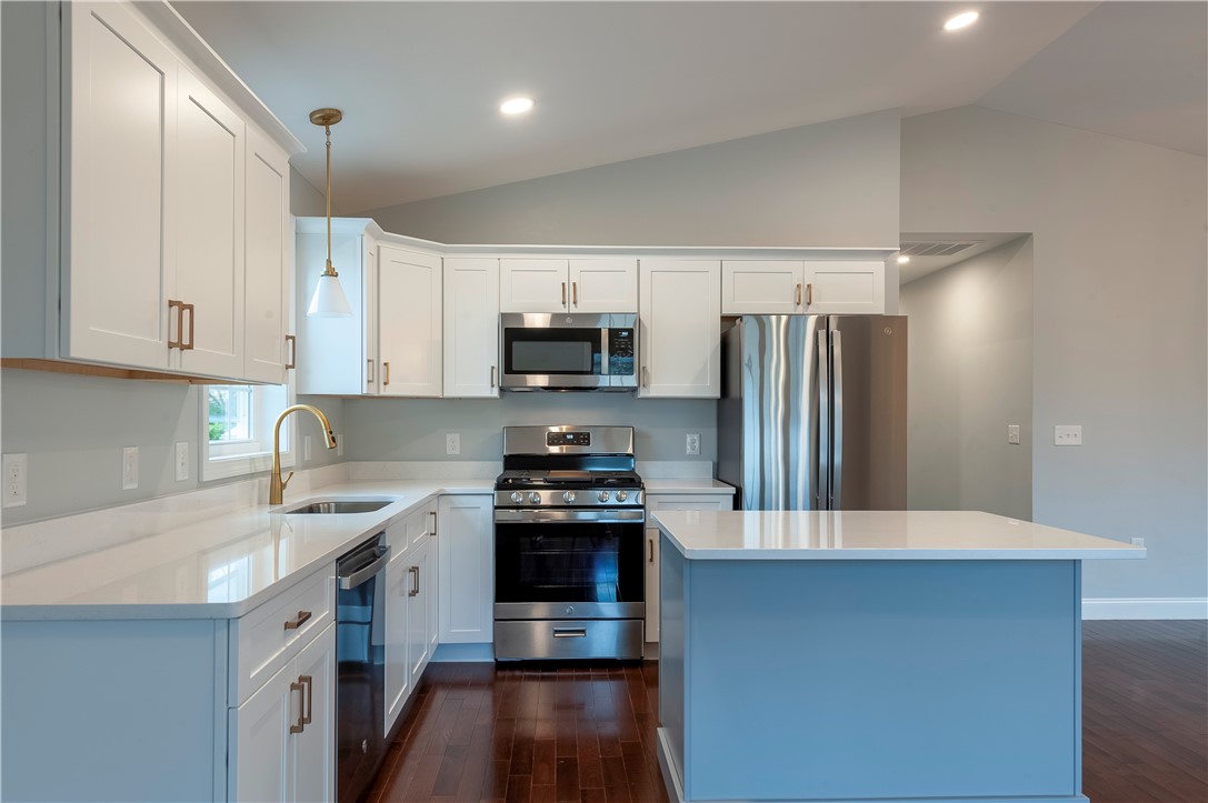 23 Crane Street Pawtucket, RI 02860 - Photo 3 of 20