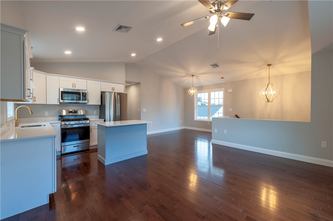 23 Crane Street Pawtucket, RI 02860 - Photo 6 of 20