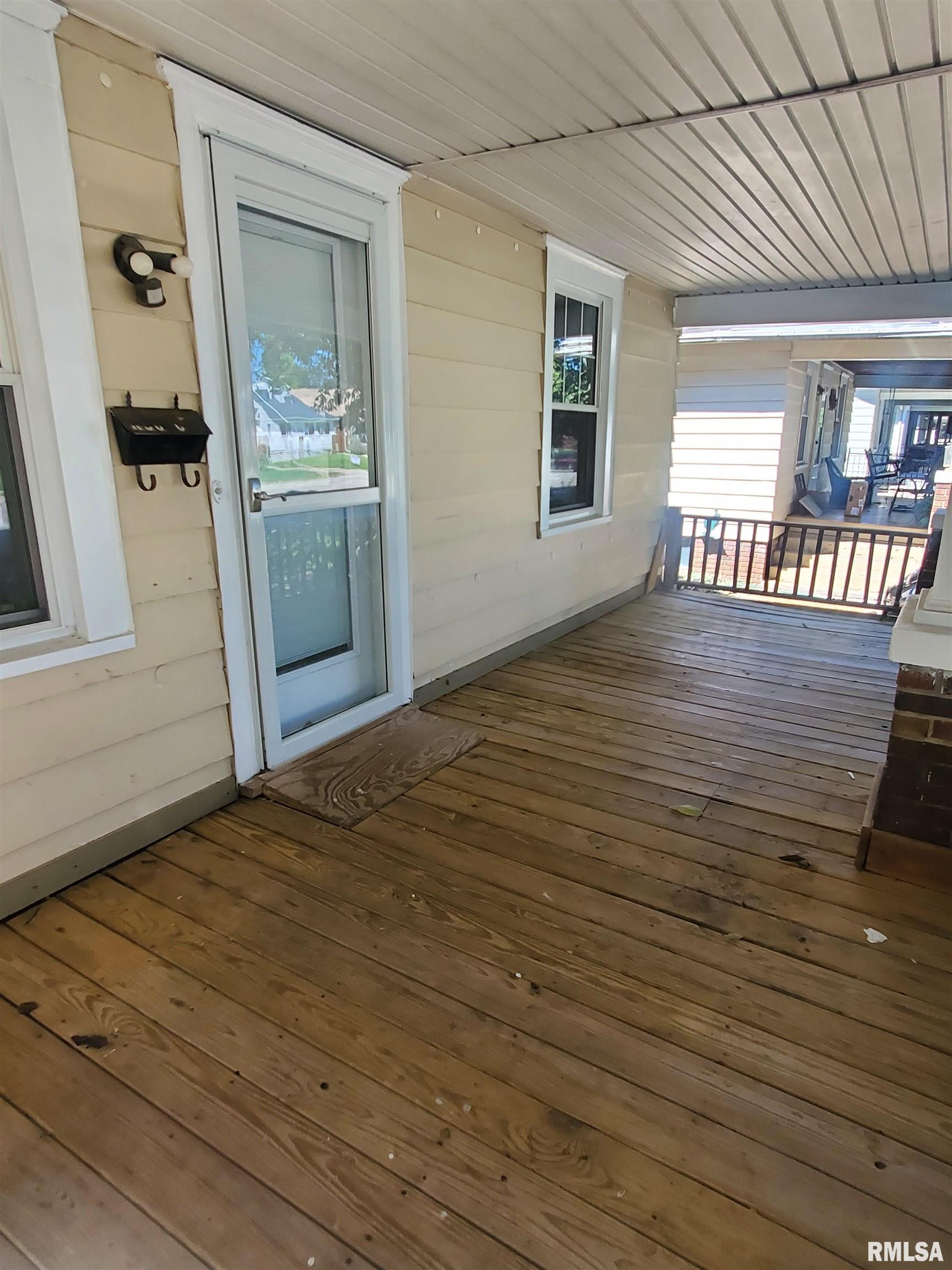 2517 South 6th Street Springfield, IL 62703 - Photo 4 of 17