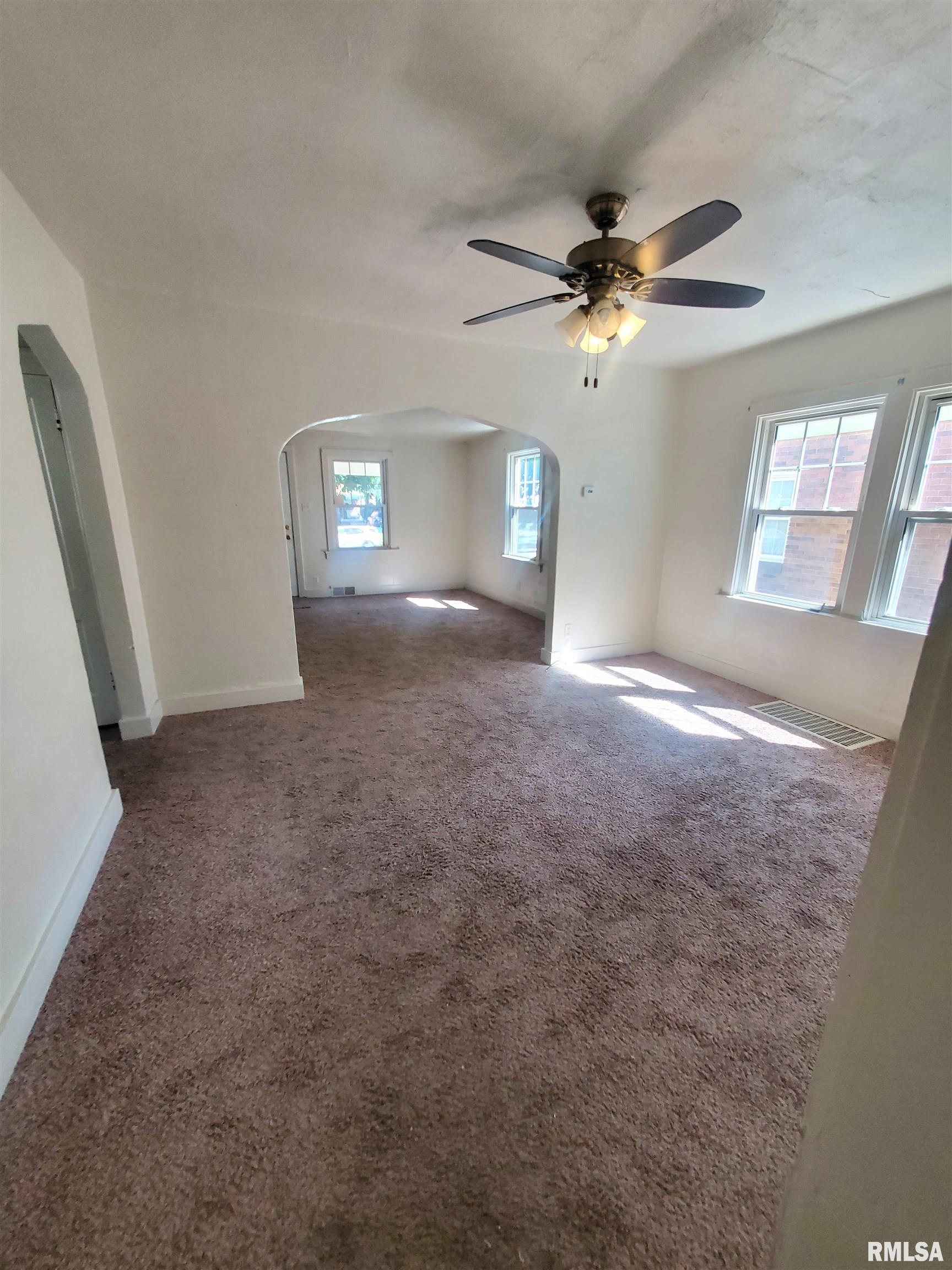 2517 South 6th Street Springfield, IL 62703 - Photo 5 of 17