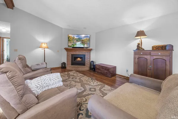 $389,900 | 6301 West Newton Stewart Road, Taswell, IN 47175