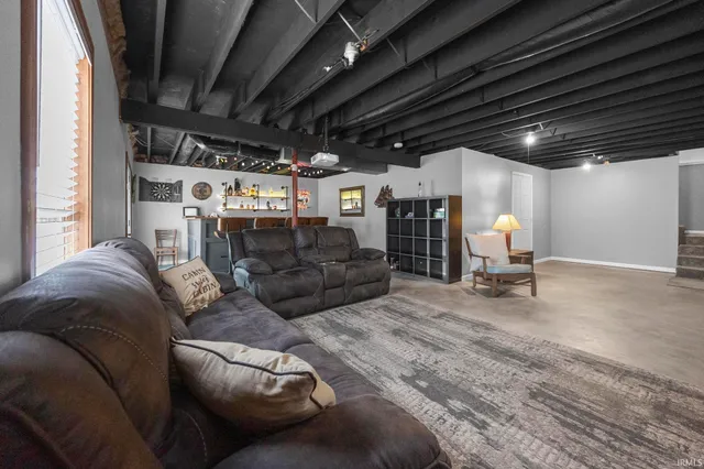 $399,900 | 6301 West Newton Stewart Road, Taswell, IN 47175