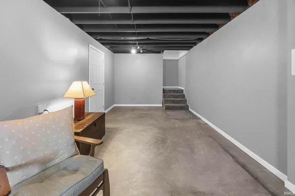 $389,900 | 6301 West Newton Stewart Road, Taswell, IN 47175