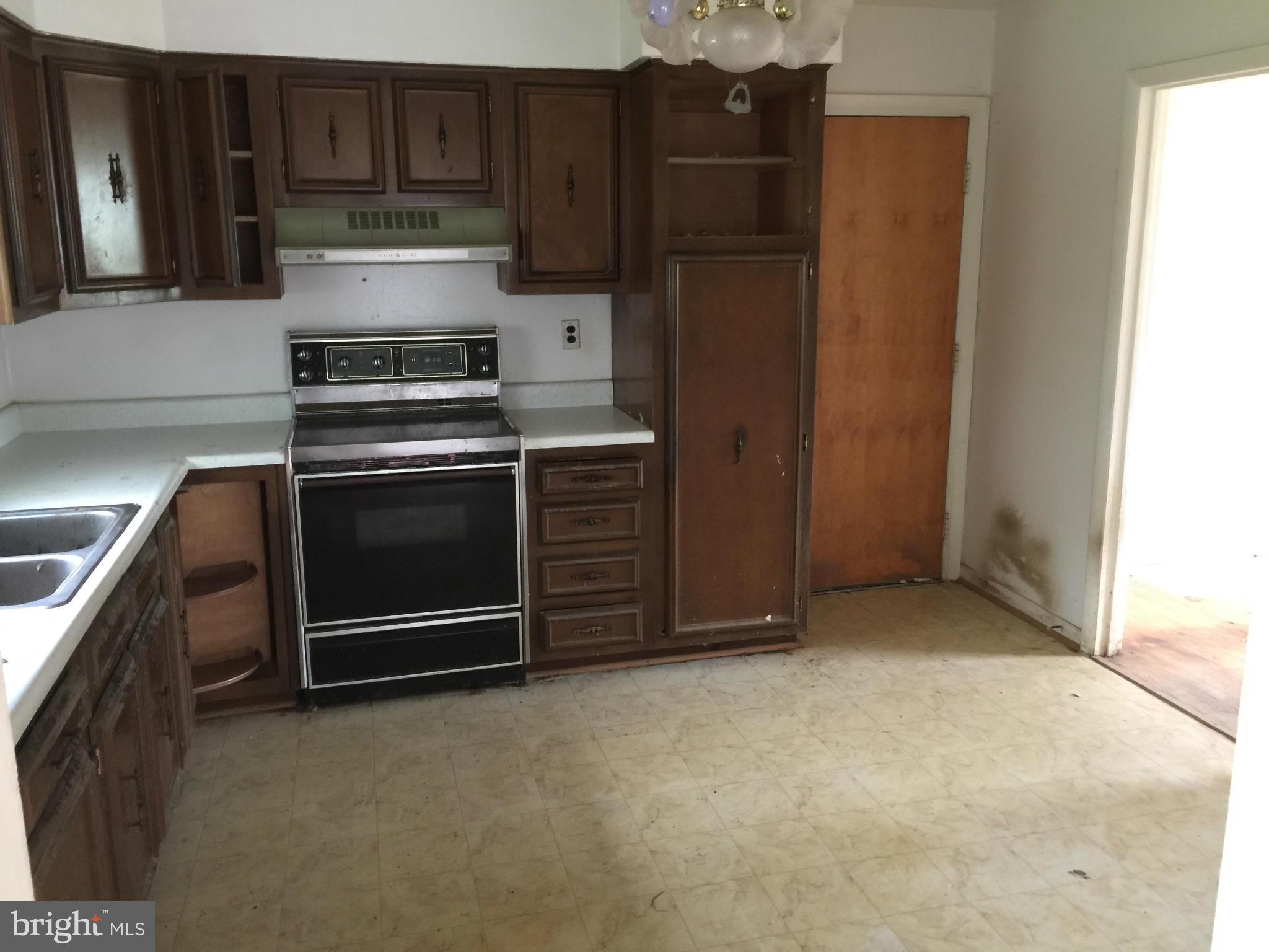 1031 Lower Marlboro Road Huntingtown, MD 20639 - Photo 5 of 13 Kitchen