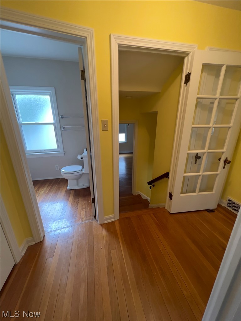 1544 Laclede Road South Euclid, OH 44121 - Photo 21 of 23 Upper hallway/privacy door