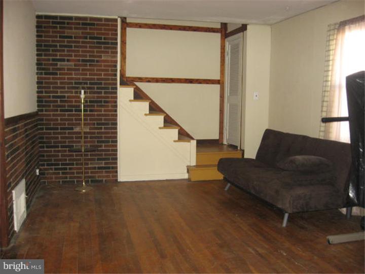 711 Colwell Road Swarthmore, PA 19081 - Photo 3 of 13 Living Room