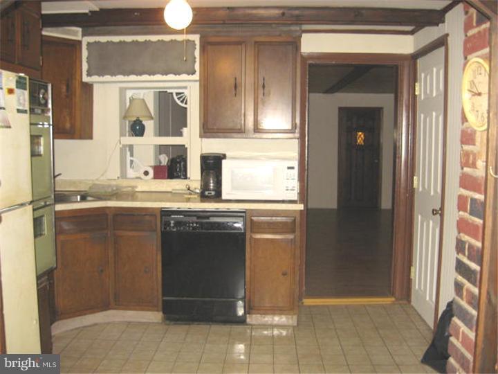 711 Colwell Road Swarthmore, PA 19081 - Photo 5 of 13 Kitchen