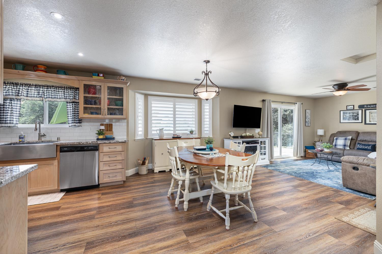 6873 Rodeo Drive Sanger, CA 93657 - Photo 10 of 47