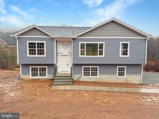 $389,900 | 105 Victory Lane, Hedgesville, WV 25427