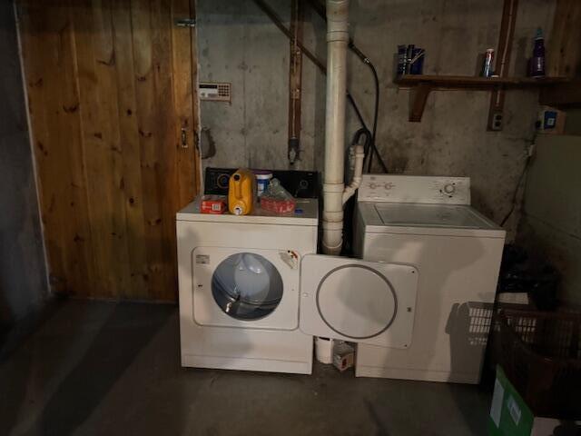 28 Glover Road Rumford, ME 04276 - Photo 22 of 22 Washer and dryer