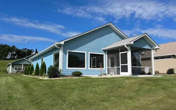 $1,900 | 338 Riverwalk Drive, Hayesville, NC 28904