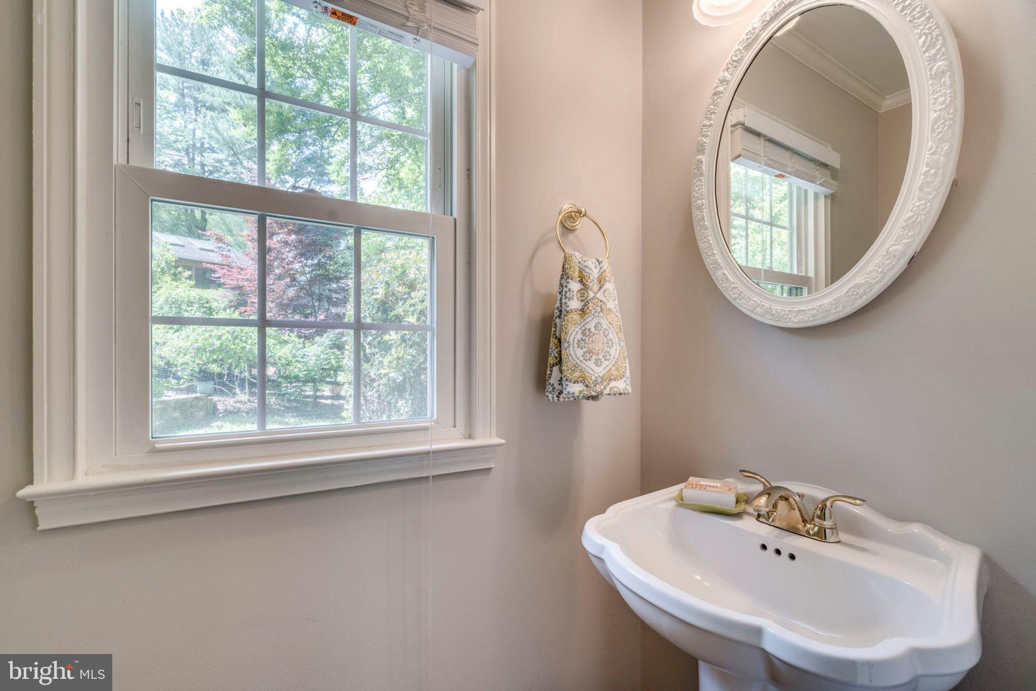 8817 Cuttermill Place Springfield, VA 22153 - Photo 16 of 37 Main Floor Half Bath