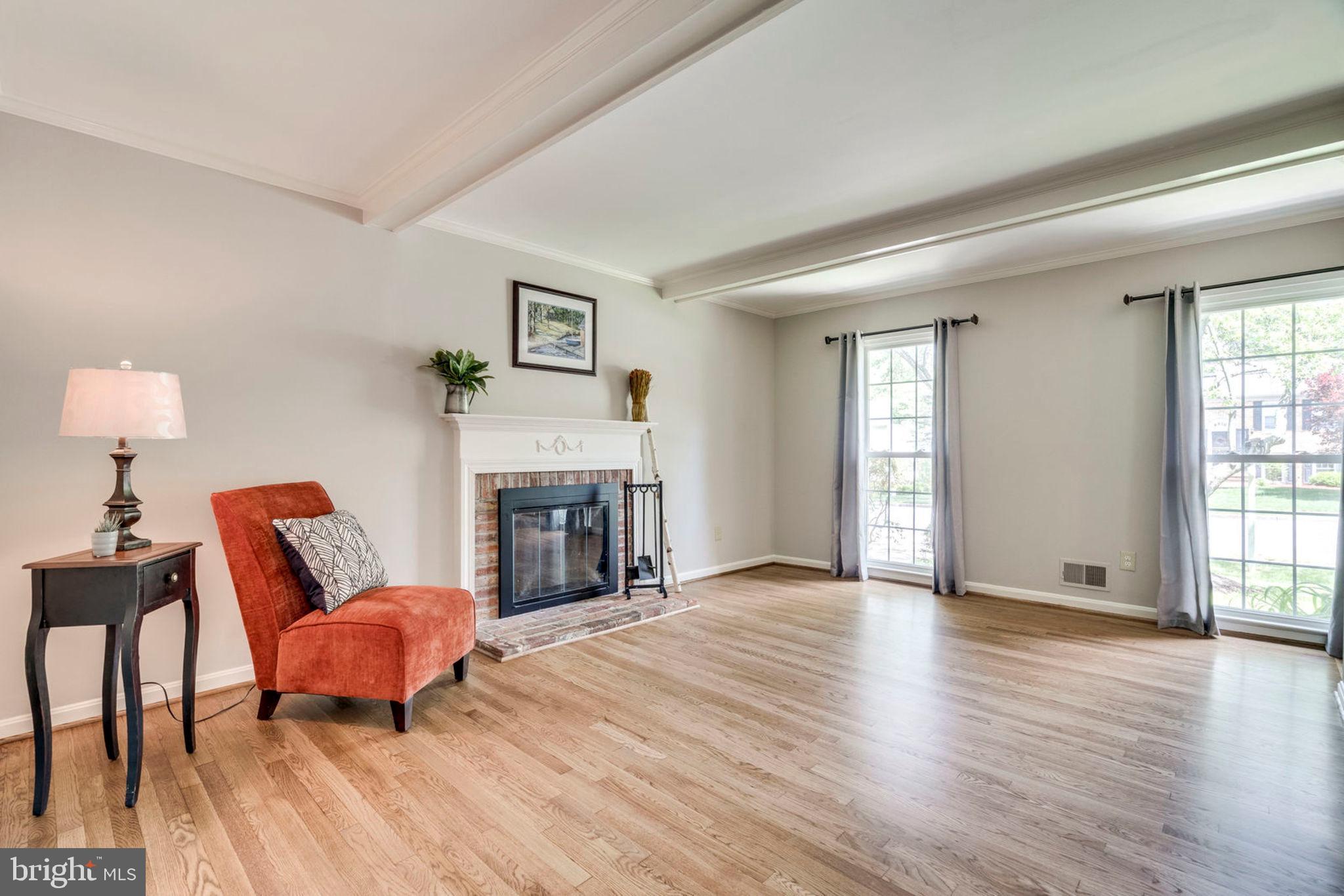 8817 Cuttermill Place Springfield, VA 22153 - Photo 17 of 37 Living Room - beautiful hardwoods