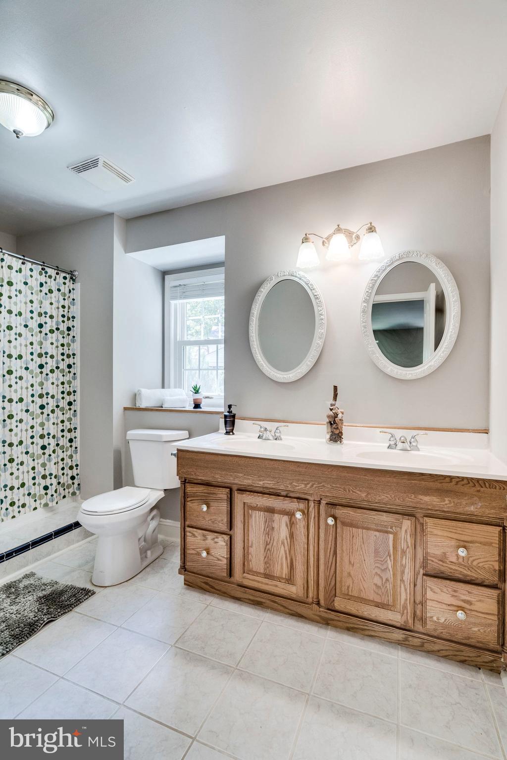 8817 Cuttermill Place Springfield, VA 22153 - Photo 29 of 37 Master Bathroom