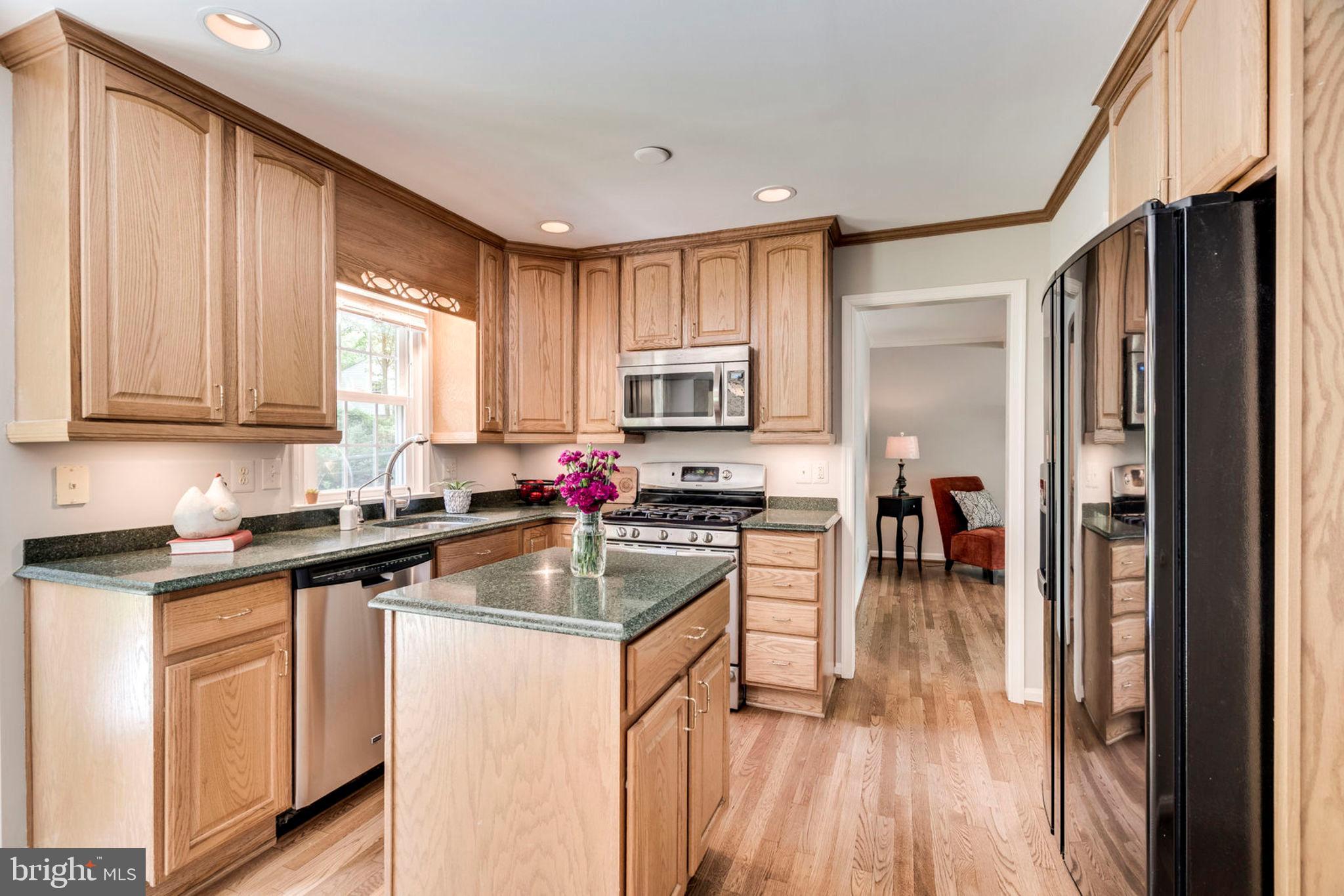 8817 Cuttermill Place Springfield, VA 22153 - Photo 10 of 37 Kitchen
