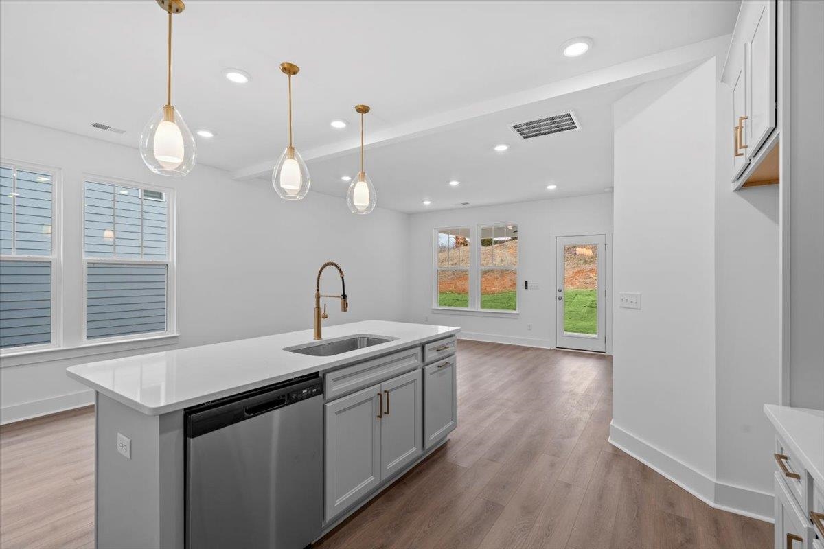 980 Diane Lane Moore, SC 29369 - Photo 7 of 39