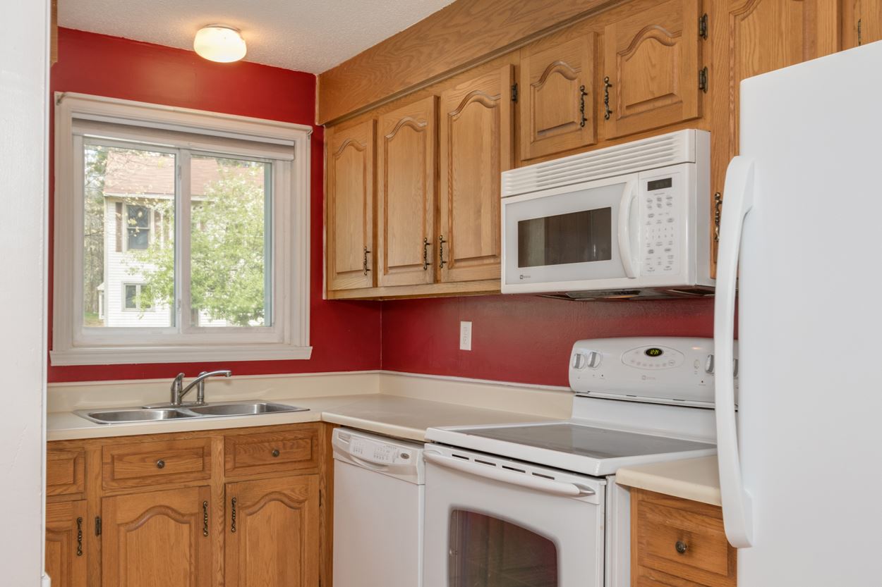 45 Shelburne Road Merrimack, NH 03054 - Photo 3 of 17