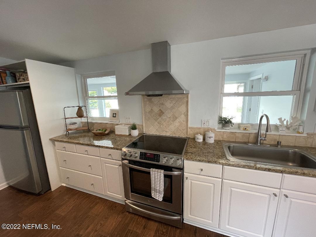 309 Driftwood Road Neptune Beach, FL 32266 - Photo 9 of 34 F9B9EA40-F995-41CA-93CD-69B580F24880