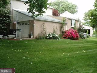 1028 Lamb Road Secane, PA 19018 - Photo 2 of 2