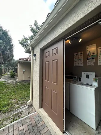 $1,925 | 1027 Northeast 10th Avenue, Unit 3, Fort Lauderdale, FL 33304