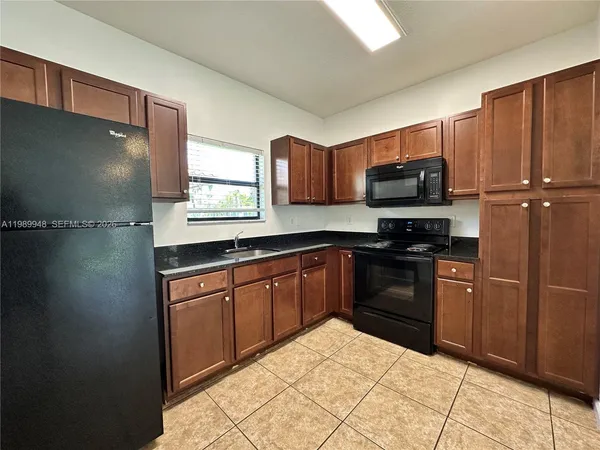 $1,925 | 1027 Northeast 10th Avenue, Unit 3, Fort Lauderdale, FL 33304