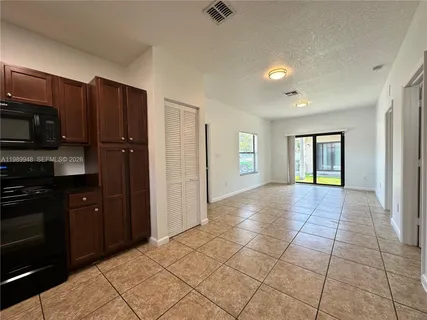 $1,925 | 1027 Northeast 10th Avenue, Unit 3, Fort Lauderdale, FL 33304