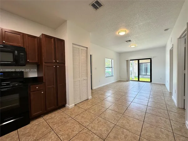$1,925 | 1027 Northeast 10th Avenue, Unit 3, Fort Lauderdale, FL 33304