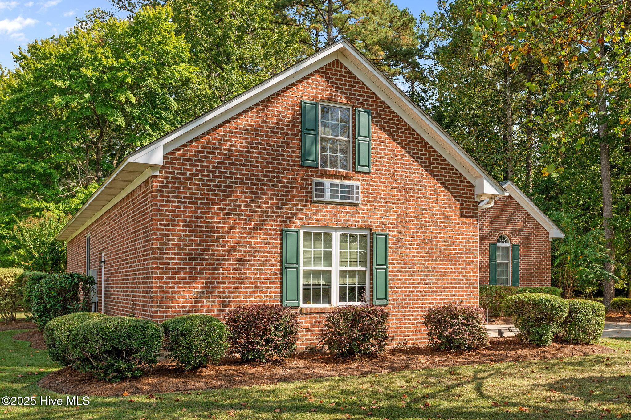 103 York Court Chocowinity, NC 27817 - Photo 2 of 53 2-web-or-mls-LHV_4256