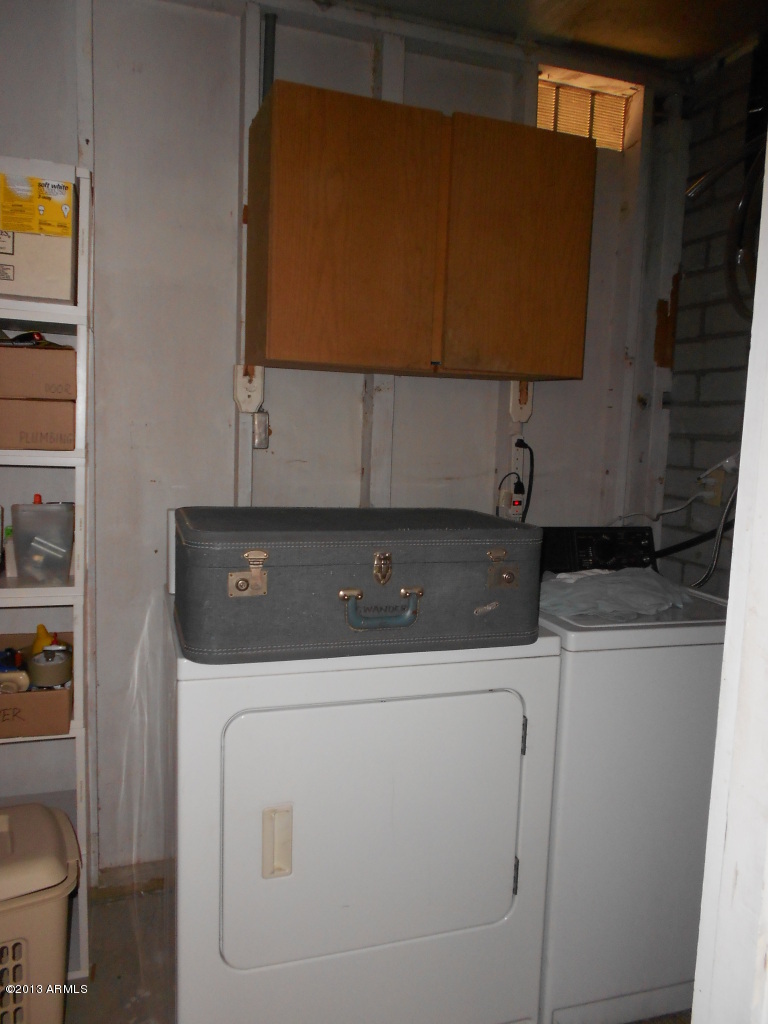 2126 East Greenway Road Phoenix, AZ 85022 - Photo 10 of 19 Laundry Room