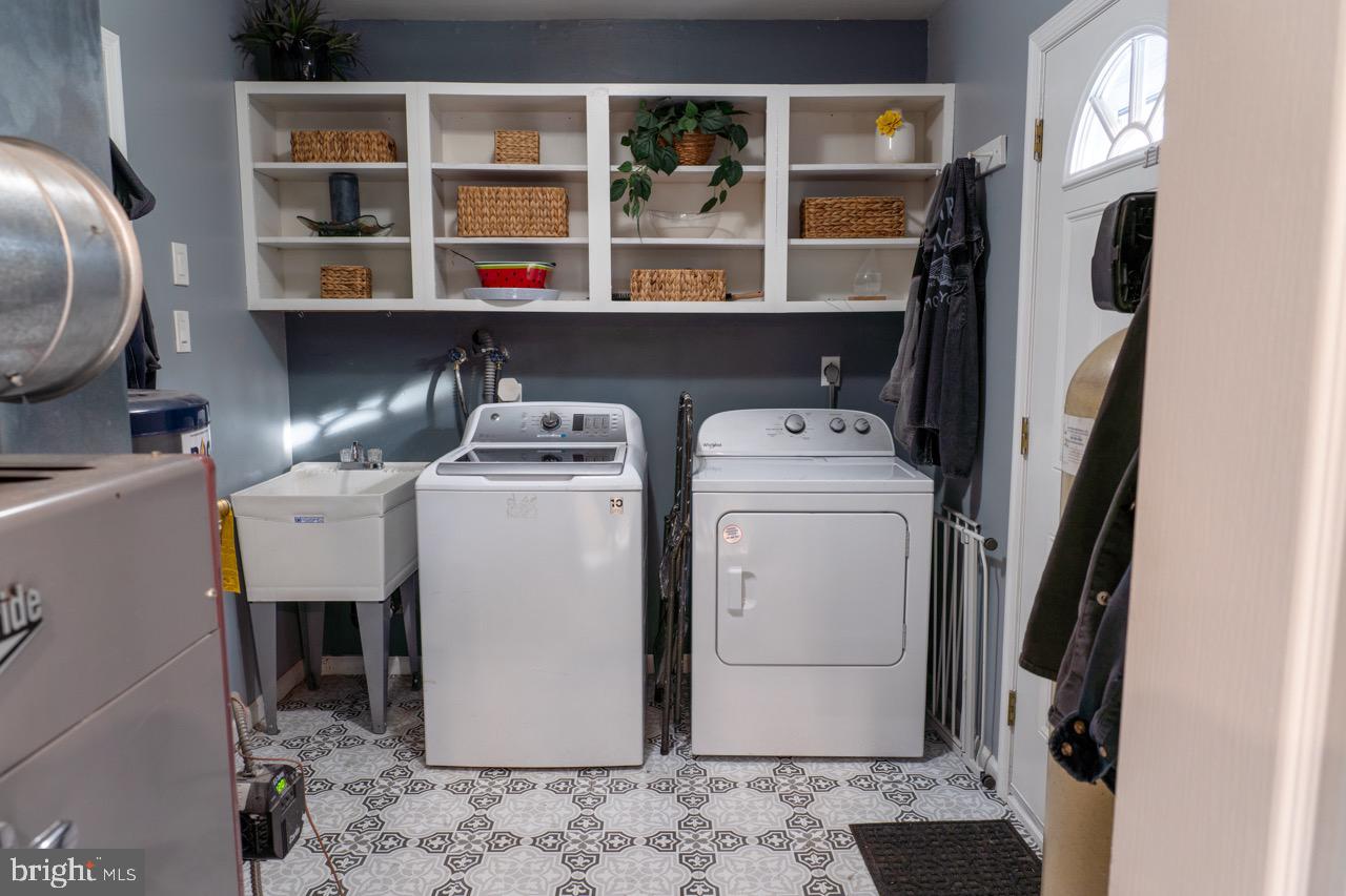 17 Red Oak Drive Tabernacle, NJ 08088 - Photo 15 of 45 a utility room with dryer and washer