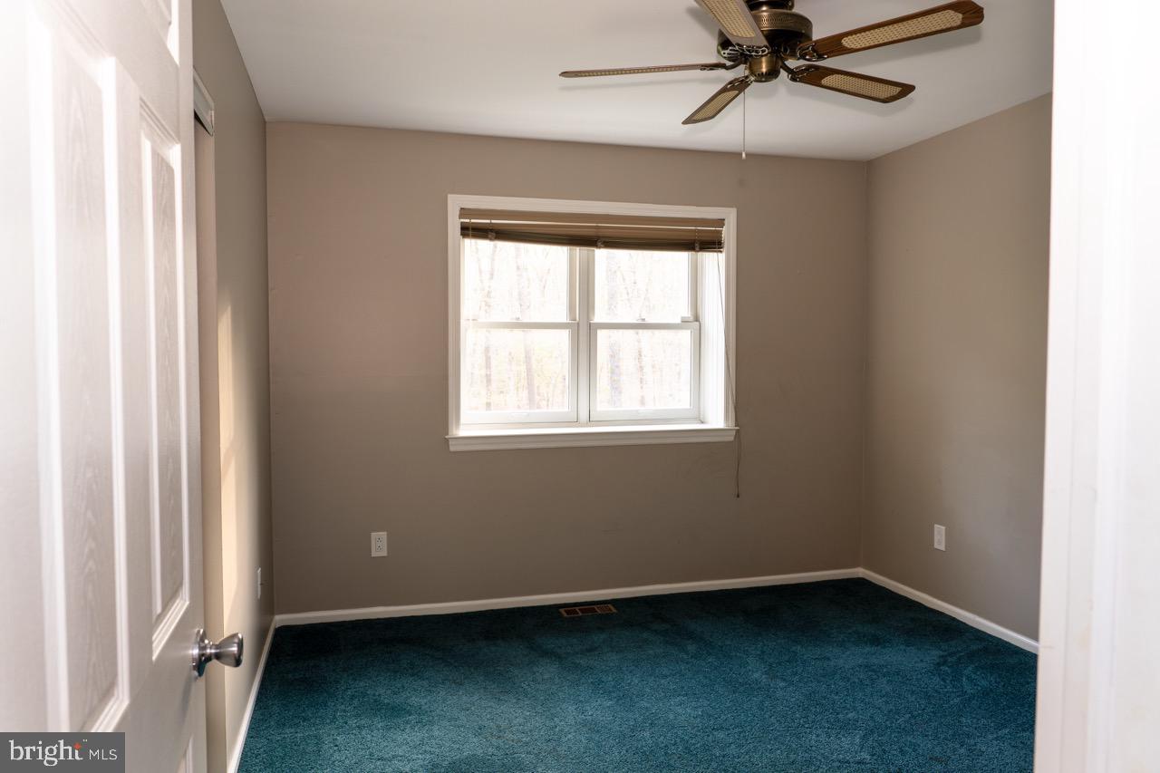 17 Red Oak Drive Tabernacle, NJ 08088 - Photo 17 of 45 an empty room with a window