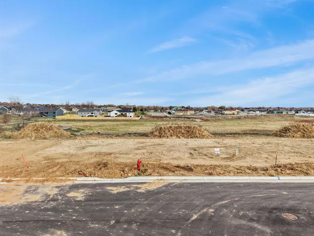 $89,900 | Lot 6 South Eight, Evansville, WI 53536