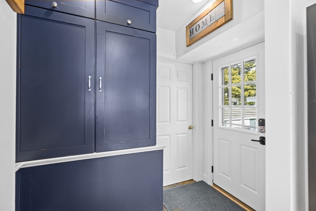 98 Central Avenue Scituate, MA 02066 - Photo 11 of 37 a view of an empty room