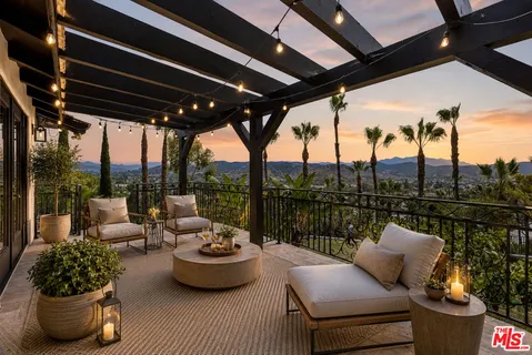 $2,245,000 | 567 Lone Oak Drive, Thousand Oaks, CA 91362