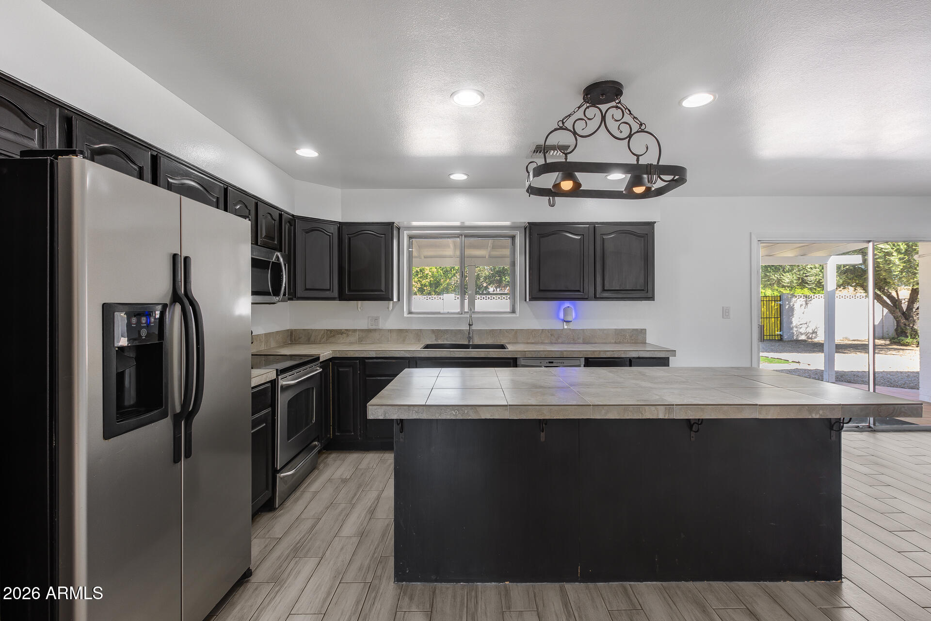 8544 East Osborn Road Scottsdale, AZ 85251 - Photo 8 of 21 Island with Seating