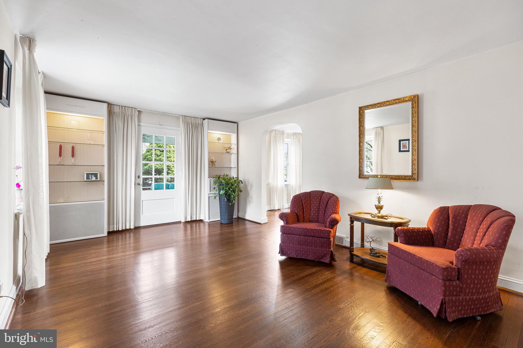 325 Wyndmoor Road Springfield, PA 19064 - Photo 4 of 45 a living room with furniture and wooden floor