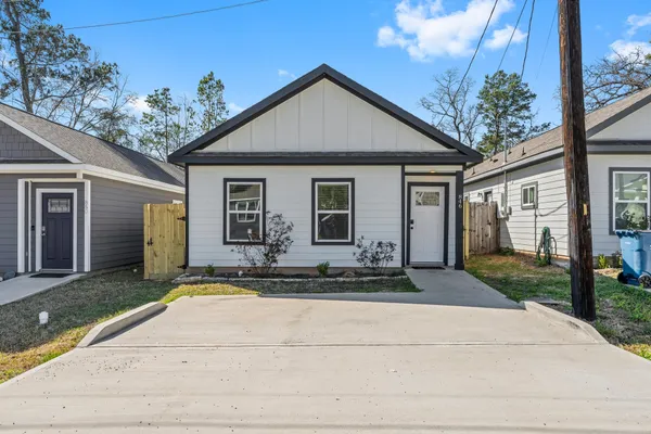 $1,450 | 846 Omeara, Montgomery, TX 77316
