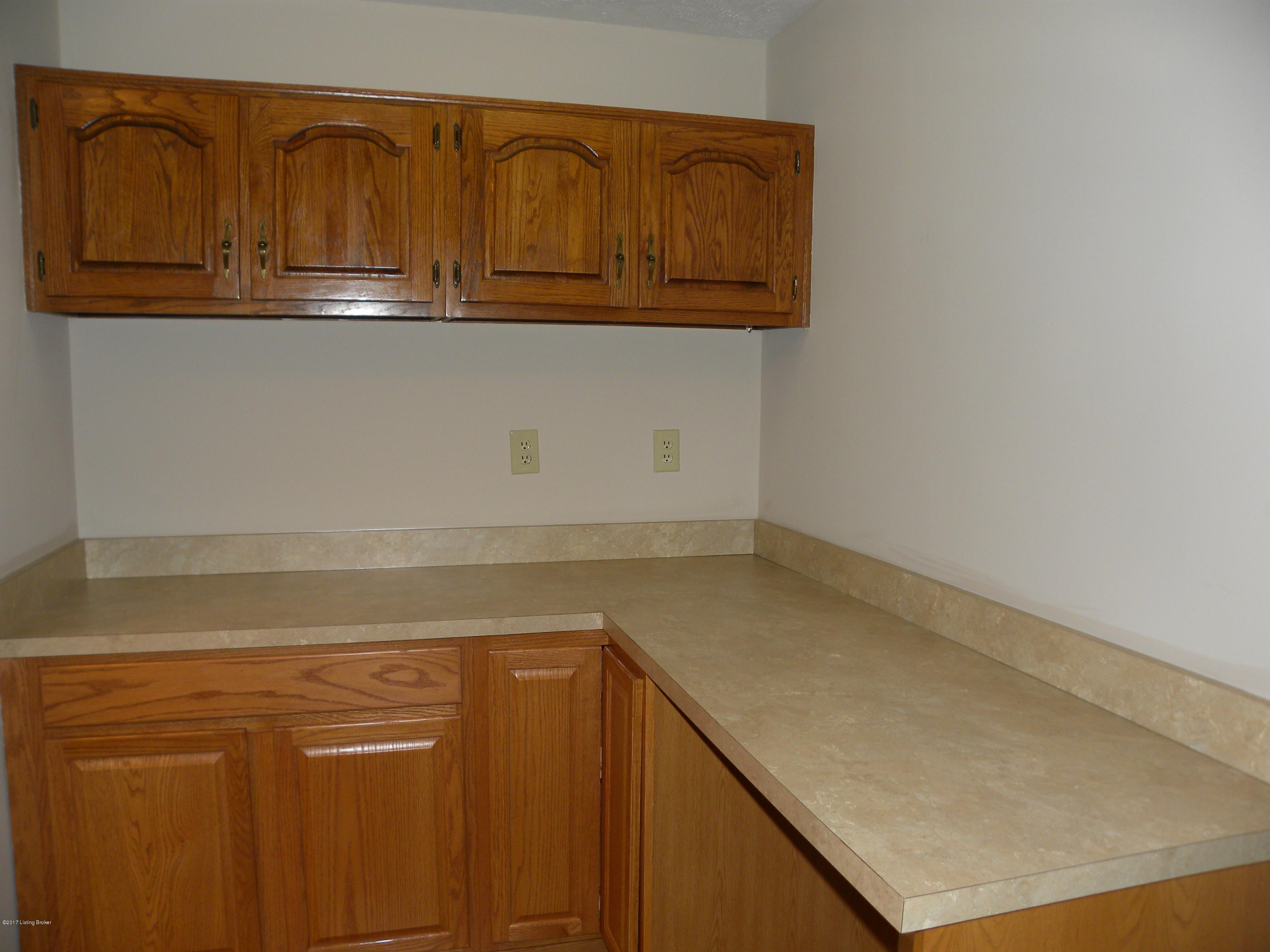 7414 Manslick Road Louisville, KY 40214 - Photo 20 of 46 DSCN3768